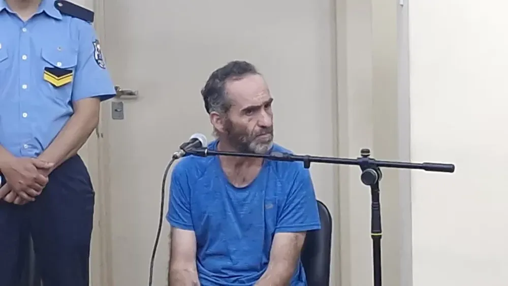 Lo acusaron de estafar a dos hombres y cayó meses después en un restaurante por querer irse sin pagar