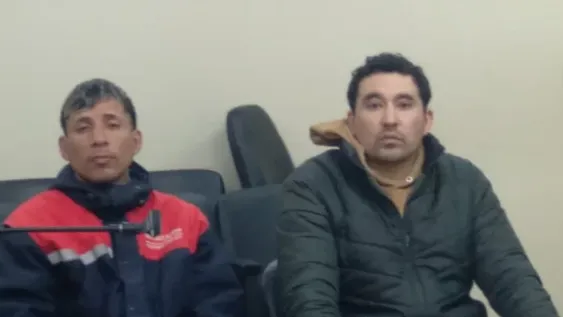 LUCAS JAVIER QUIROZ  PÉREZ (izquierda) robó un TV y lo vendió a Jorge Alonso Manrique. Ambos, admitieron su relación con el delito en un juicio abreviado.