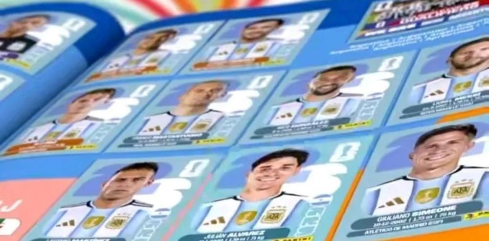 Las imágenes de los jugadores de la Scaloneta en las páginas del nuevo Álbum de figuritas Panini del Mundial de Fútbol 2026.
