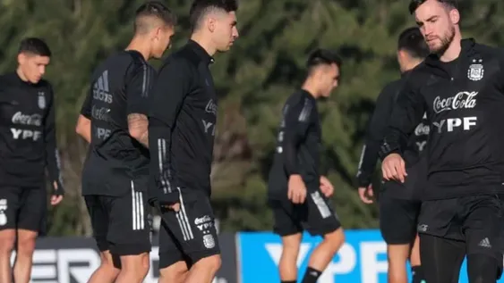 Scaloni empieza a delinear el once titular