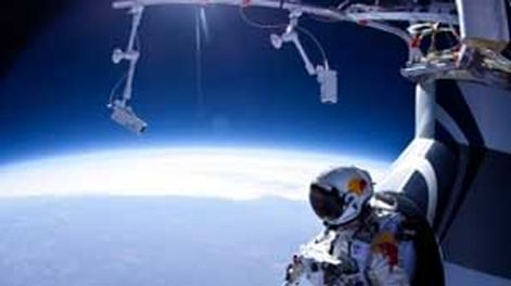 Baumgartner se arrojó desde más de 39.000 metros e hizo historia