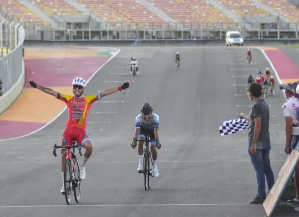 Nicolás Tivani se quedó con la Cuatro Puentes