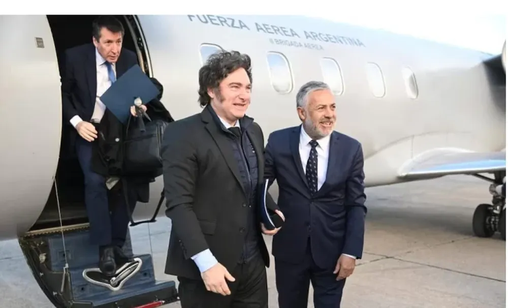 SINTONÍA POLÍTICA. Javier Milei y el gobernador de Mendoza, Alfredo Cornejo, una sociedad que busca asegurarse un triunfo sobre el peronismo.