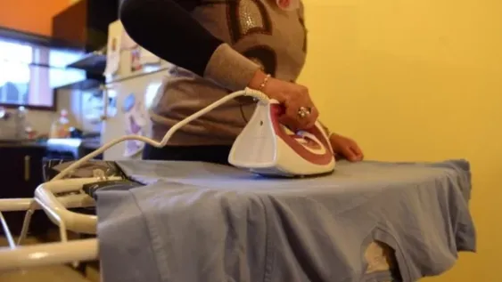 Oficializaron la nueva escala salarial para las empleadas domésticas: los detalles