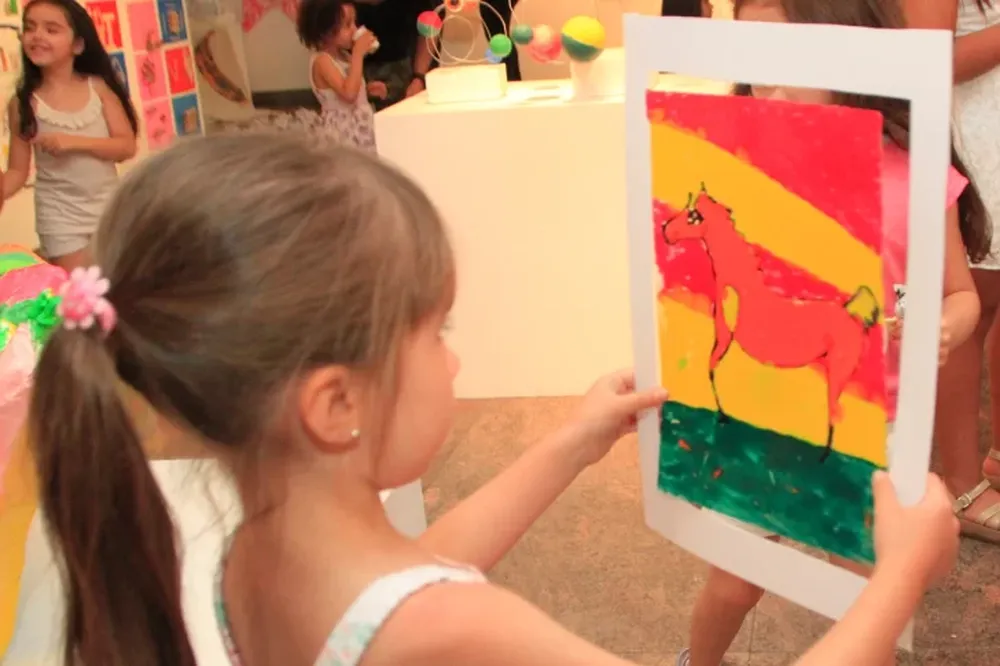 Con su papá bombero en la zona, hallan el cuerpo de una nena argentina bajo los escombros