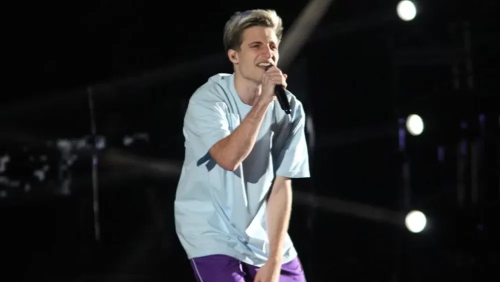 Los adolescentes vibraron con el espectacular freestyle de Wos