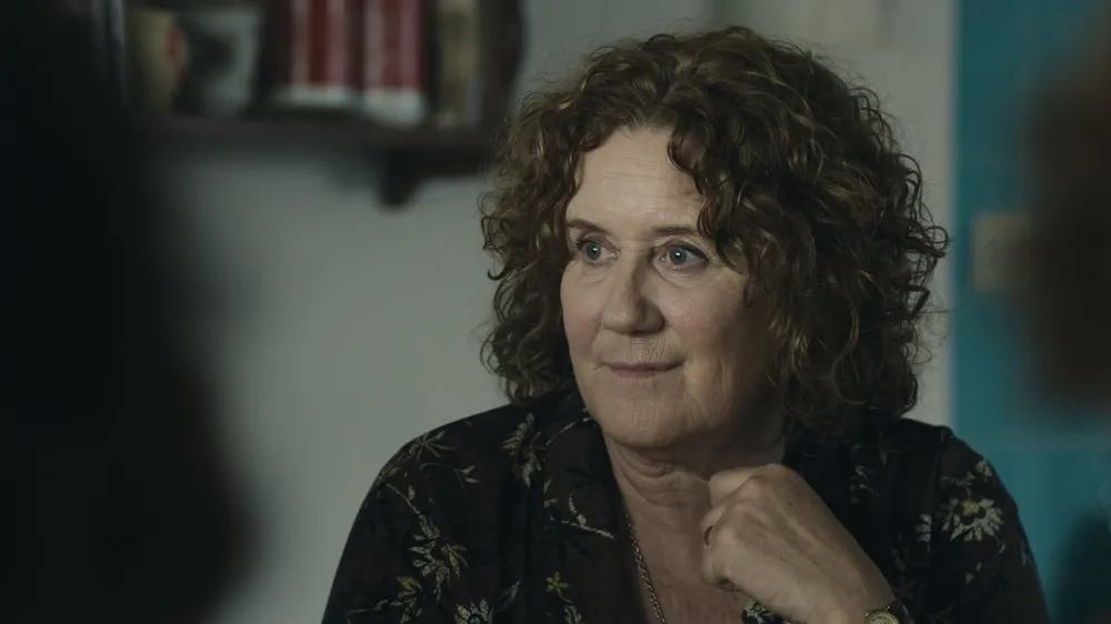 En la nueva producción de Santiago Mitre para Netflix, Verónica Llinás interpreta a Azucena Villaflor, una de las fundadoras de Madres de Plaza de Mayo.