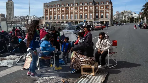 Prueban combinar vacunas rusa y británica para mejorar eficacia