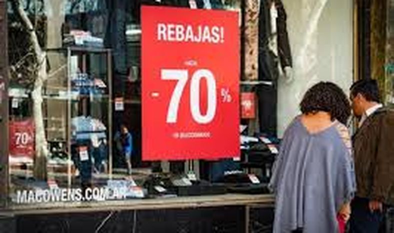 Feroz guerra contra la ropa importada: salen de remate en Argentina