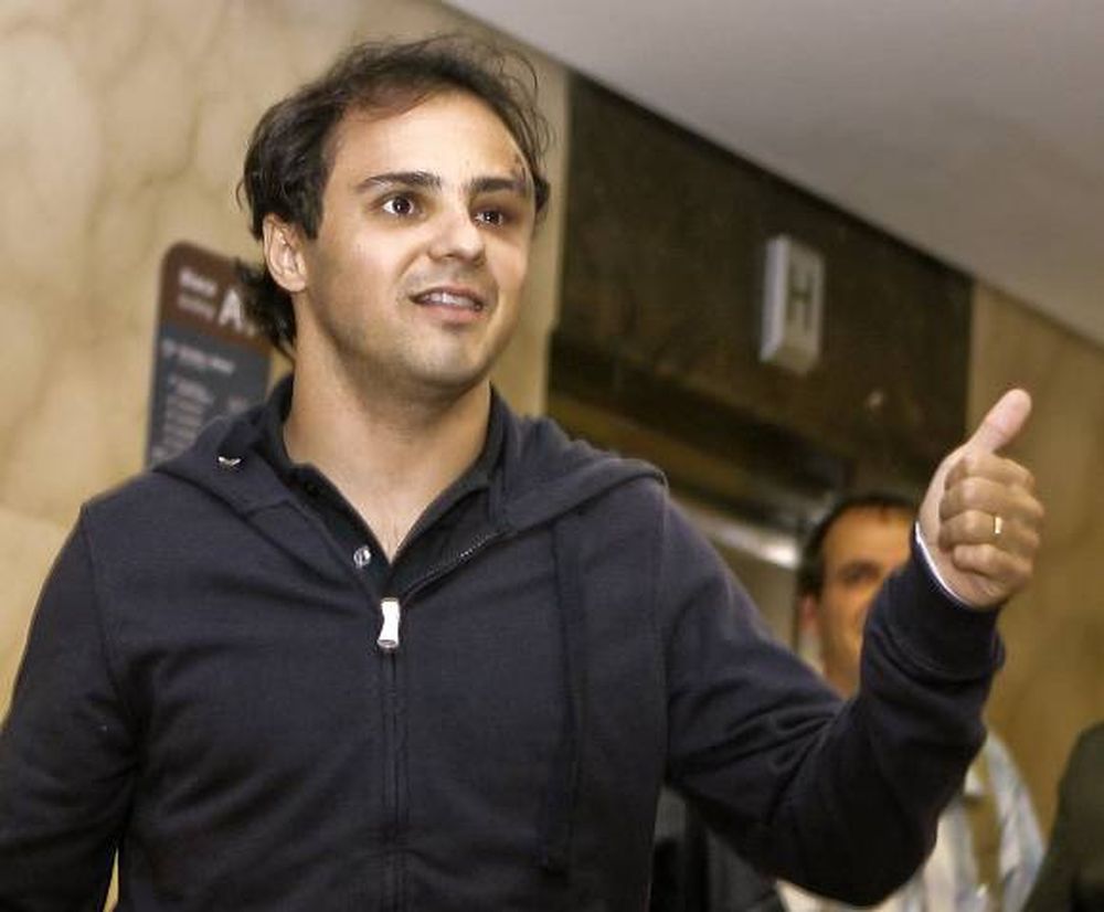 Felipe Massa se recupera del accidente en su residencia de Brasil