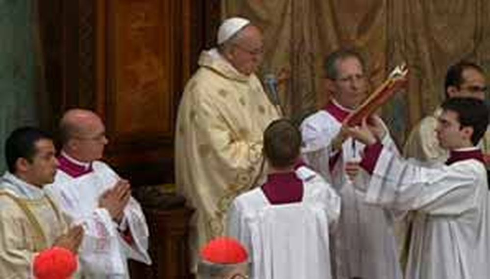 El Papa echó de una basílica a un encubridor de pederastas