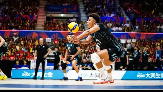 MANU Armoa tuvo más minutos en cancha y aportó 13 puntos. El joven de la cantera de UPCN Voley metió 9 tantos de ataque y 4 de bloqueo.