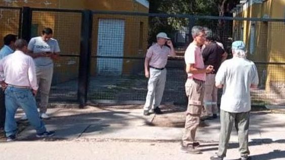 Regantes piden más agua y gobierno no descarta sumar días de corte