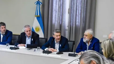 Perczyk y los gremios docentes universitarios acordaron reajuste de tres puntos en salarios