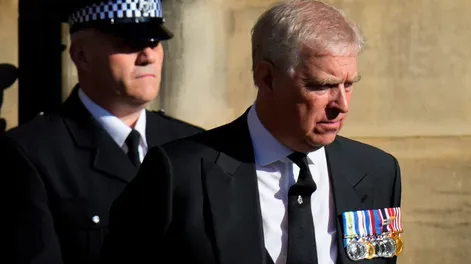 Continúan los allanamientos a propiedades del expríncipe Andrés: la caída del favorito de la reina