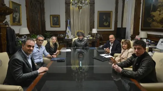 Mesa. La segunda reunión del núcleo del Presidente está en agenda. Luego pondrá en funciones a Catalán, anunciará el Presupuesto y viajará a Paraguay.