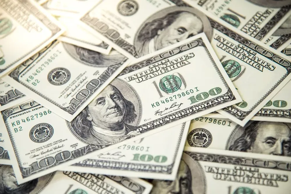 En una plaza muy reducida, el dólar blue sube 4% y toca nuevo máximo