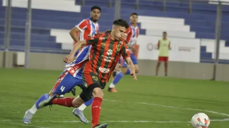 Peñarol revirtió el resultado en el Bicentenario y obtuvo su segunda victoria al hilo