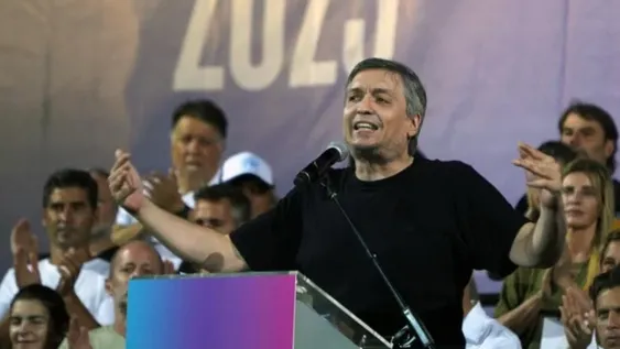 En Avellaneda, fuerte embestida de Máximo Kirchner contra Alberto