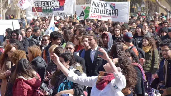 Marcharon para defender a la UNSJ