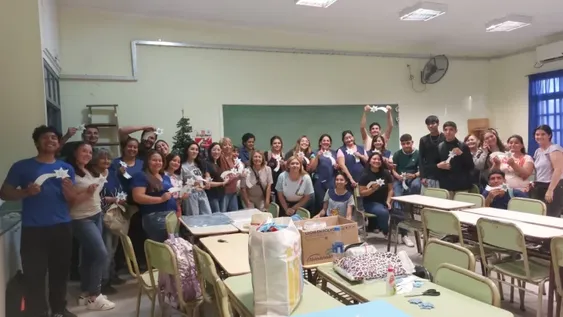 Municipio de 25 de Mayo, vecinos e instituciones participan de la campaña Más luces, menos ruido, contra el uso de pirotecnia.