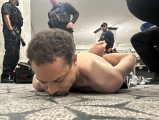 Cole Tomas Allen, fue quien inició el tiroteo en la cena a la que asistió Trump. Tiene 31 años y es oriundo de Torrance, California. Cole Tomas Allen, fue quien inició el tiroteo en la cena a la que asistió Trump. Tiene 31 años y es oriundo de Torrance, California.