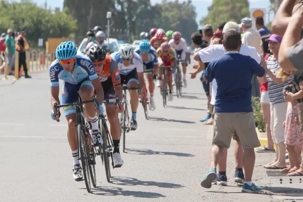Gerardo Tivani ganó la meta sprinter