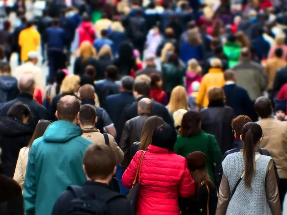 La población mundial llegó hoy a los 8.000 millones de habitantes