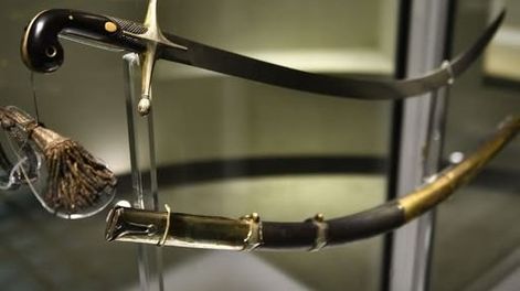 El destino de la reliquia sigue en el ojo de la tormenta y divide aguas en el país