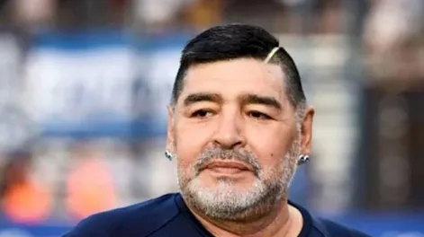 Un ex DT de Francia ironizó sobre la muerte de Maradona en una conferencia