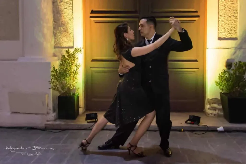 Natalie Oliva y Jorge Arce se enamoraron del tango en su país natal, Canadá.