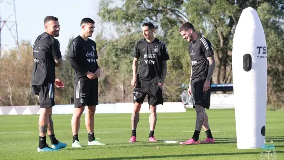 Argentina sigue sumando más nombres: llegó Foyth