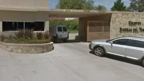 Lo descubrieron cuando entraba a un country con la mucama escondida en el baúl