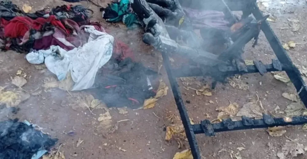 Un incendio arrasó su casa y una familia con cinco chicos lo perdió todo