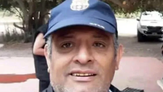 Lo tenían que operar de la cadera, pero le reemplazaron la rodilla