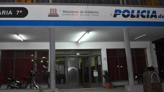 Con rostros cubiertos y guantes, asaltan a un comerciante y su mujer y roban unos $200.000