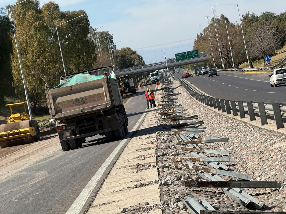 Obra de repavimentación de la avenida de Circunvalación.