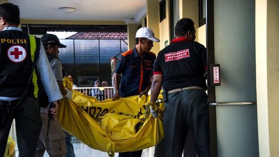 Indonesia: al menos 11 muertos tras ataques terroristas a tres iglesias