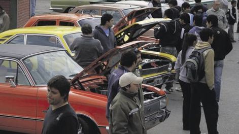 Exposición de autos en Caucete