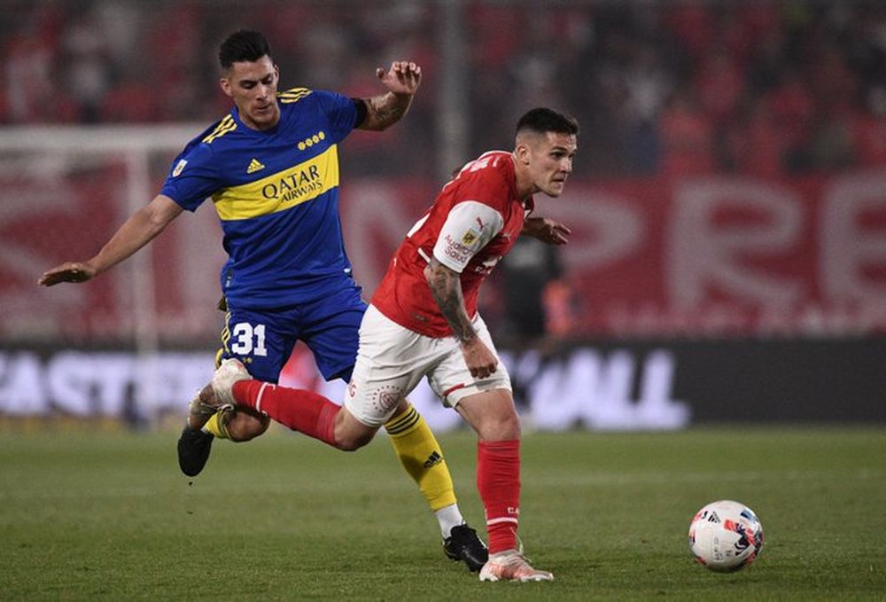 Con uno menos, Boca cayó ante Independiente en Avellaneda