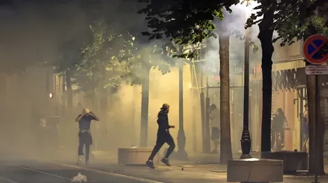 Quinta noche de violencia urbana en Francia por la muerte de un joven baleado por un policía