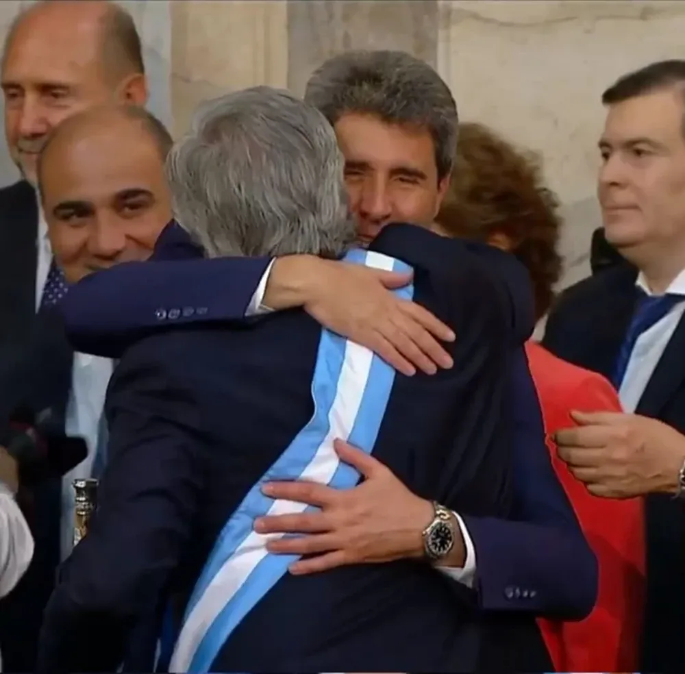 Uñac en la asunción de Fernández: “Vamos Alberto, a poner de pie a la Argentina”