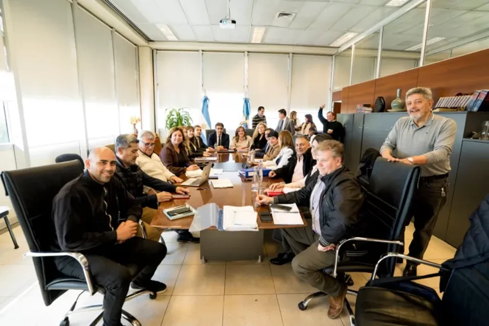 Los gremios docentes vuelven a reunirse con el Gobierno en una nueva reunión paritaria
