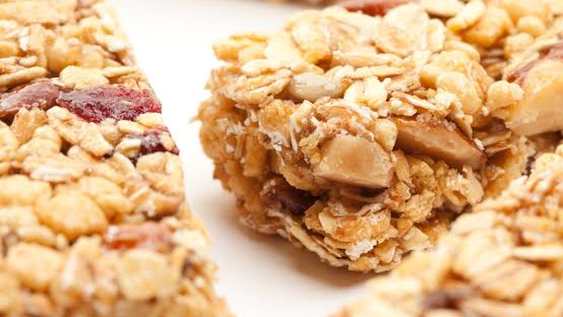 Cómo hacer barritas de cereal caseras: receta fácil, saludable y sin horno