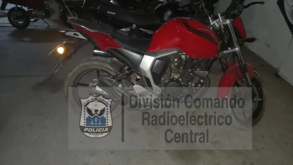 Amor por el enduro: el ingenio de un vallisto para ir competir a Rodeo