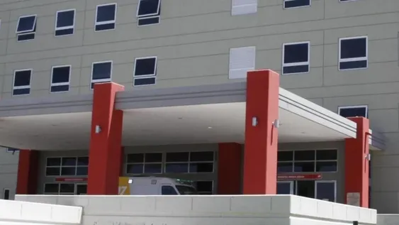 Un bebe de 7 meses quedó internado con fracturas al caerse de la cama