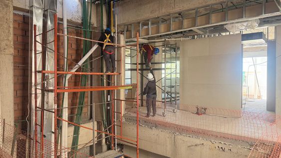 Salud avanza con 5 obras para descentralizar la atención médica de los sanjuaninos con servicios de alta complejidad.