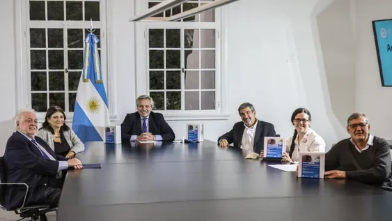 Alberto presentó test argentino que se hace en 1 hora y cuarto