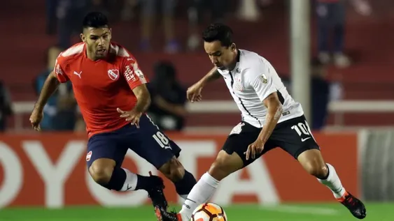 Independiente perdió con Corinthians como local y complicó su clasificación