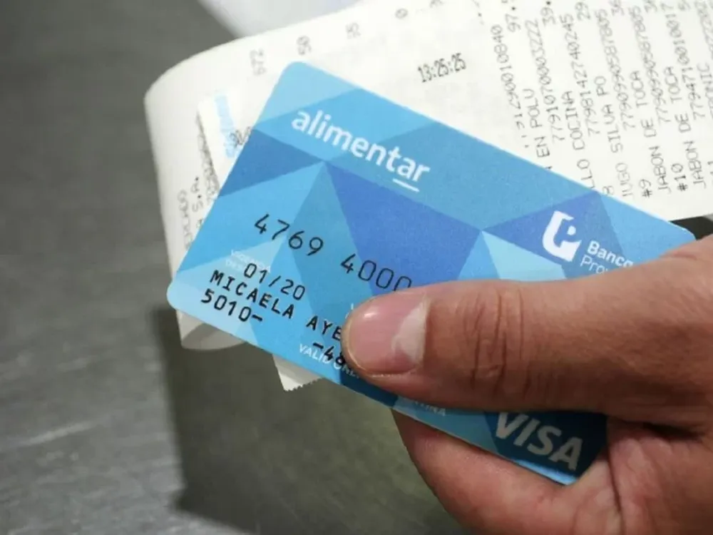El Gobierno nacional analiza eliminar el IVA para compras con la Tarjeta Alimentar